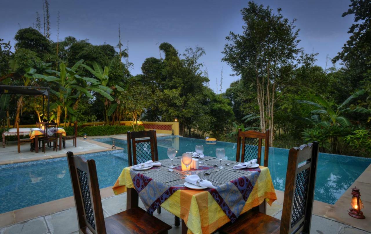 Courtyard House Otel Kānha Dış mekan fotoğraf